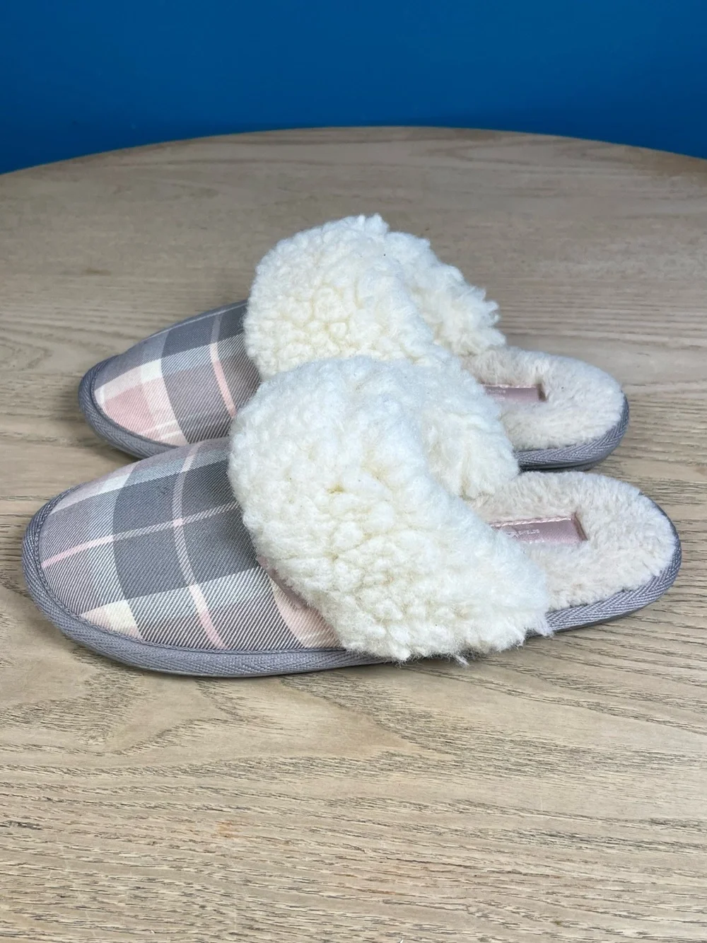 Barbour Lydia Plaid Mule Slippers Pink Gray Tartan Faux Fur Shearling Size 3